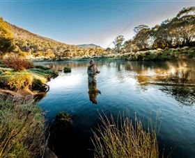 Fly Fishing Tumut - E Caravan Parks 0