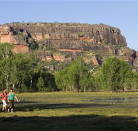 Sandstone and River Bushwalk - E Caravan Parks