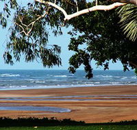 Beachfront Hotel - E Caravan Parks