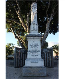 Emerald War Memorial - E Caravan Parks 1