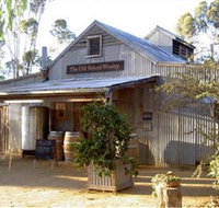The Old School Winery and Pottery - E Caravan Parks