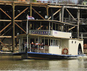 Paddlesteamer Canberra - E Caravan Parks 1
