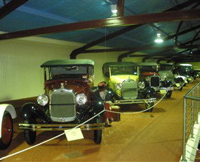 McFeeters Motor Museum And Visitor Information Centre - E Caravan Parks 3