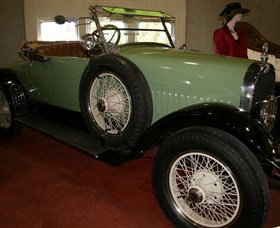 McFeeters Motor Museum And Visitor Information Centre - E Caravan Parks 6