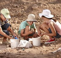 Mt Hay Gemstone Tourist Park - E Caravan Parks