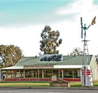 Headlie Taylor Header and Blacksmiths Shop - E Caravan Parks