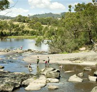 Polly McQuinns - E Caravan Parks