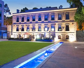 Customs House Restaurant And Wine Bar - E Caravan Parks 0