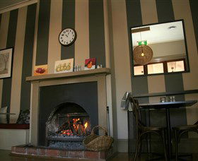 Gerry's @ The Commercial Hotel - E Caravan Parks 2
