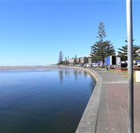 The Entrance Coast to Lake Walk - E Caravan Parks