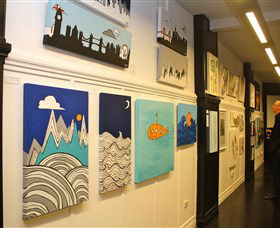 Bondi Art Lounge - E Caravan Parks 2