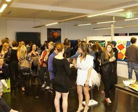 Bondi Art Lounge - E Caravan Parks 0