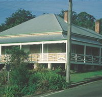 Maclean Stone Cottage and Bicentennial Museum - E Caravan Parks