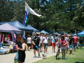 Burleigh Art And Craft Markets - E Caravan Parks 0