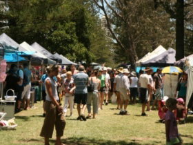 Burleigh Art And Craft Markets - E Caravan Parks 1
