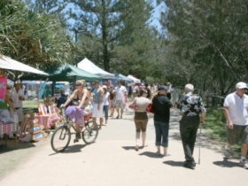 Burleigh Art And Craft Markets - E Caravan Parks 2