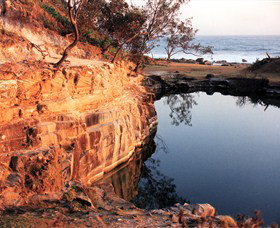 Angourie Blue Pool - E Caravan Parks 0