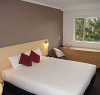 Ibis Sydney Olympic Park - E Caravan Parks