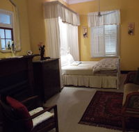Guy House Bed and Breakfast - E Caravan Parks