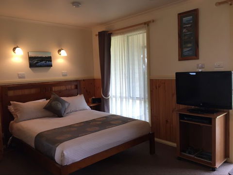 Promhills Cabins - E Caravan Parks 5
