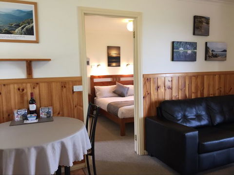 Promhills Cabins - E Caravan Parks 11