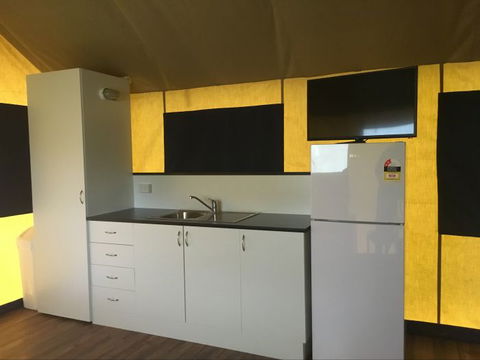 Promhills Cabins - E Caravan Parks 16