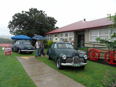 Nambour & District Historical Museum Assoc - E Caravan Parks 2
