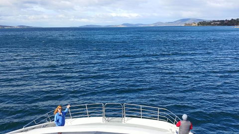 The Peppermint Bay Lunch Cruise From Hobart - E Caravan Parks 2