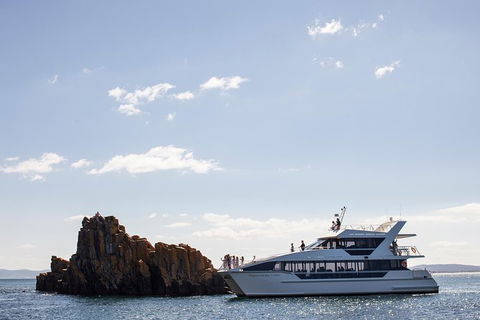 The Peppermint Bay Lunch Cruise From Hobart - E Caravan Parks 1