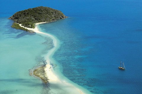 Tallship Sailing And Snorkeling Adventure From The Whitsundays - E Caravan Parks 1