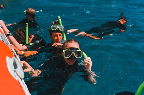 Whitehaven Beach And Hill Inlet Lookout Full-Day Snorkeling Cruise By High-Speed Catamaran - E Caravan Parks 10