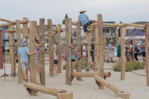 Bristow Smith Reserve Nature Playspace - E Caravan Parks 0