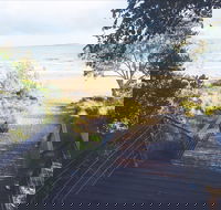 Canoe Point Beach and Parklands - E Caravan Parks