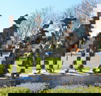 Dad Dave Mum and Mabel - E Caravan Parks