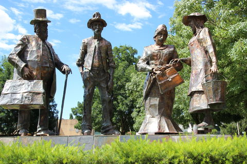Dad, Dave, Mum And Mabel - E Caravan Parks 1