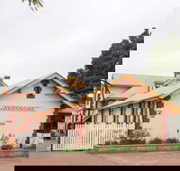 Beverley Station Arts - E Caravan Parks