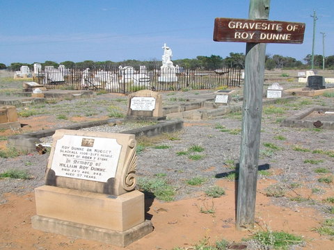 Blackall Cemetery - E Caravan Parks 1