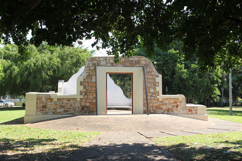 Town Hall Ruins, Darwin - E Caravan Parks 0