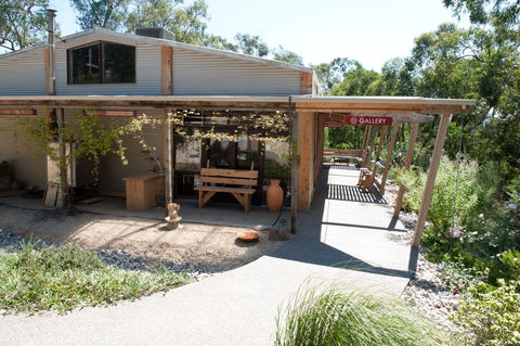 Marion Rosetzky Gallery - E Caravan Parks 0