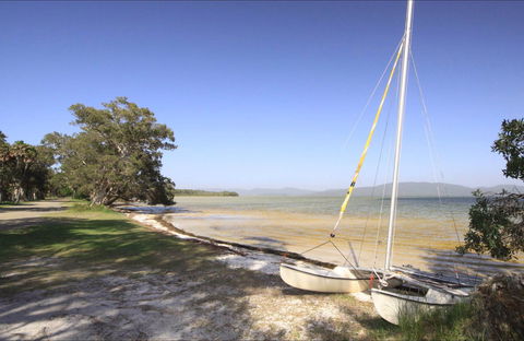 Sailing Club Picnic Area - E Caravan Parks 0