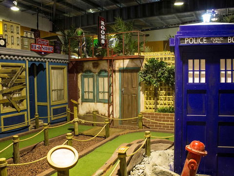 Unreal Mini Golf - E Caravan Parks 0