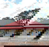 Dredge's Cottage - E Caravan Parks