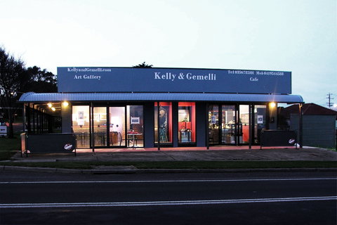 Kelly & Gemelli - Art And Design - E Caravan Parks 0