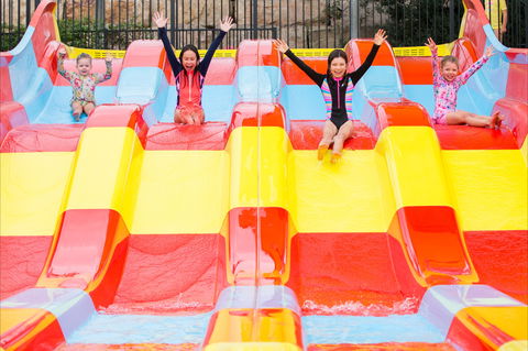 Raging Waters Sydney - E Caravan Parks 1