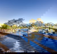 Centenary Lakes Park - E Caravan Parks