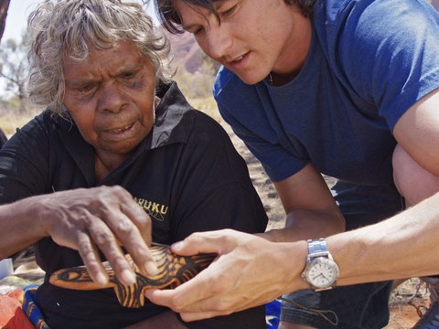 Maruku Arts - Gallery - E Caravan Parks 1