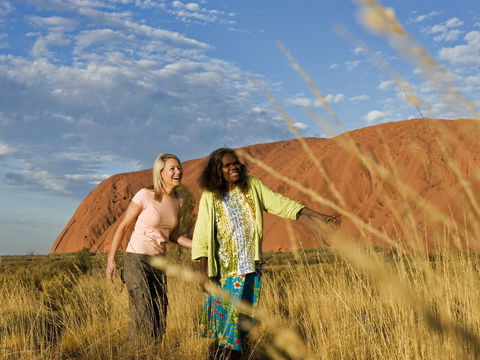 Maruku Arts - Gallery - E Caravan Parks 2