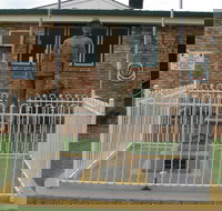 Soldier Statue Memorial Chinchilla - E Caravan Parks