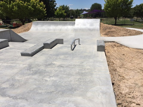 Blayney Skate Park - E Caravan Parks 2