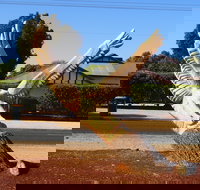 Loxton Tree sculptures - E Caravan Parks